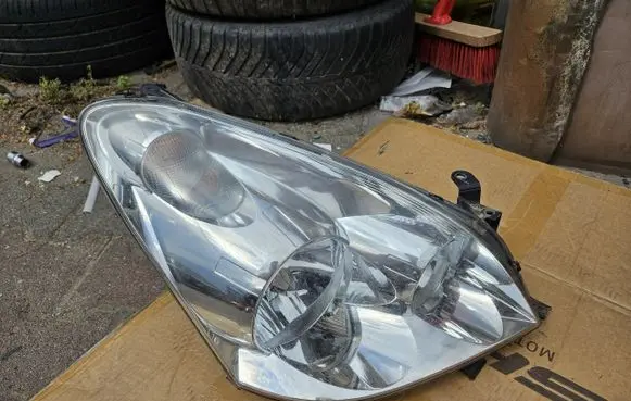 Toyota Corolla Verso AR10 Headlight/headlamp XXXXXXXXXXX