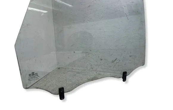 Hyundai Tucson JM Rear door window glass E000008 DOT748M32AS2