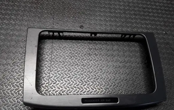 Radio/GPS head unit trim