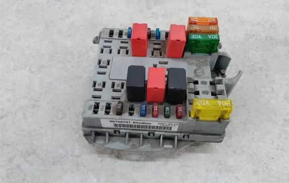Fiat Doblo Fuse box set 46752701
