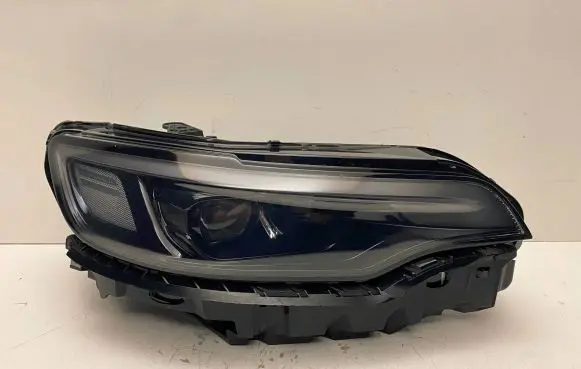 Jeep Cherokee Headlight/headlamp P68275948AF 09181811 LE16A6376