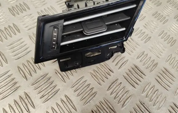 Volkswagen PASSAT B8 Dashboard side air vent grill/cover trim 3G1819701A
