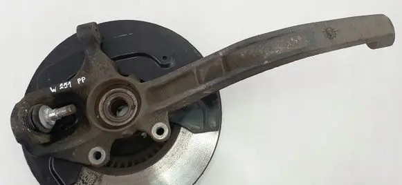 Mercedes-Benz R W251 Front wheel hub