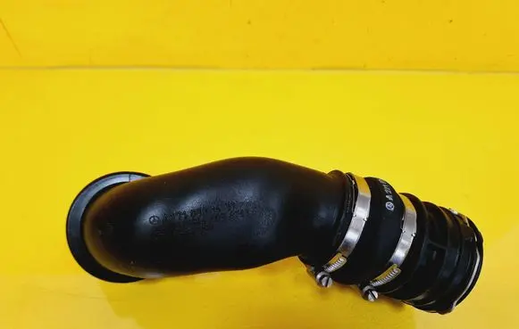 Mercedes-Benz C W203 Air intake hose/pipe A2710901437