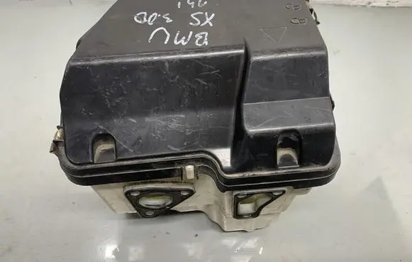 BMW X5 F15 Fuse box cover 