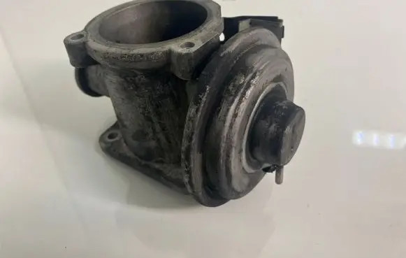 BMW 5 E60 E61 EGR valve 7804380 08T066 70045000