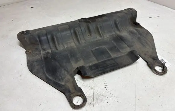 BMW 3 F30 F35 F31 Engine splash shield/under tray 6850067