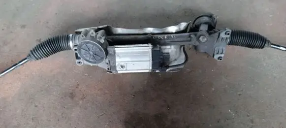 Volkswagen Golf VI Steering rack 1K1423981J