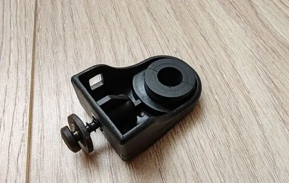 Radiator mount bracket