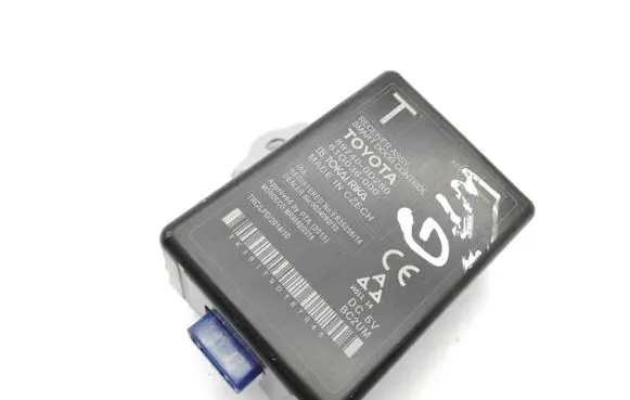 Toyota Yaris Other devices 897400D280