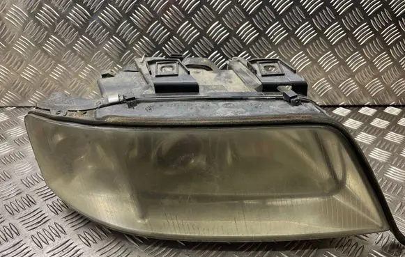 Audi A6 S6 C5 4B Headlight/headlamp 14847400