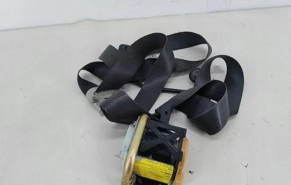 Toyota Corolla E120 E130 Front seatbelt 73210-02130