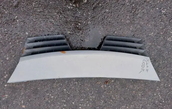 Renault Scenic II - Grand scenic II Front bumper upper radiator grill 8200140329