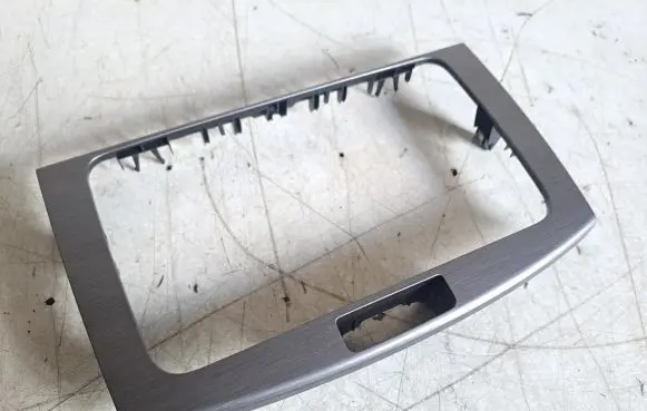 Radio/GPS head unit trim