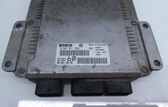 Citroen C8 Engine control unit/module 0281011033