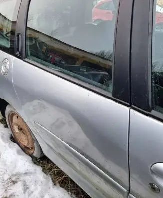 Peugeot 206 Rear door 0481