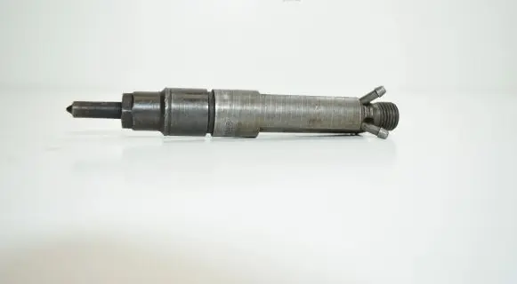 Audi A6 S6 C4 4A Fuel injector 028130201G