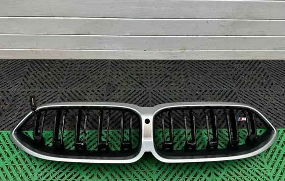 BMW M8 F91 F92 G14 G15 Front grill 7360544
