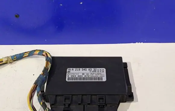 Mercedes-Benz CLS C219 Parking PDC control unit/module A2195450332 0263004072