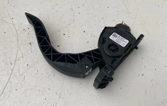 Audi A4 S4 B8 8K Accelerator throttle pedal 8K1723523