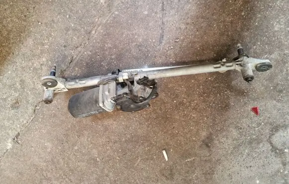 Opel Vectra C Front wiper linkage and motor