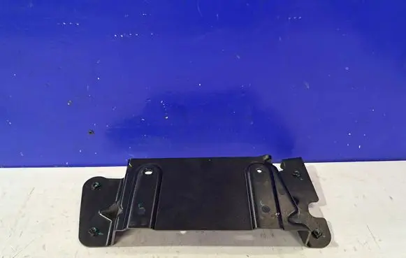 Polestar 2 A/C compressor mount bracket 32275530