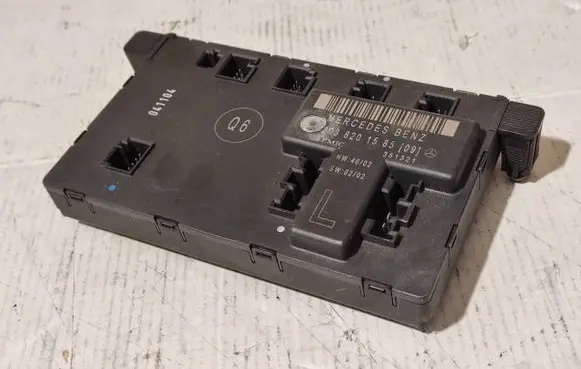 Mercedes-Benz C W203 Door control unit/module 2038201585 351321
