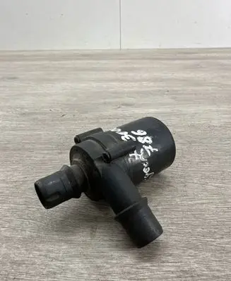 Peugeot 3008 I Water pump
