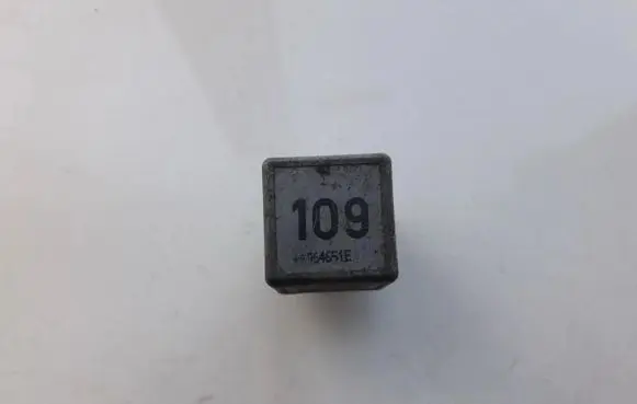 Volkswagen PASSAT B5 Other relay 1j0906381a v23134-b63-x396