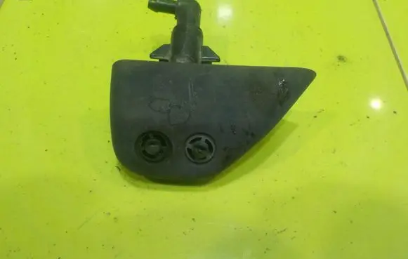 Land Rover Freelander 2 - LR2 Headlight washer pump LEWY