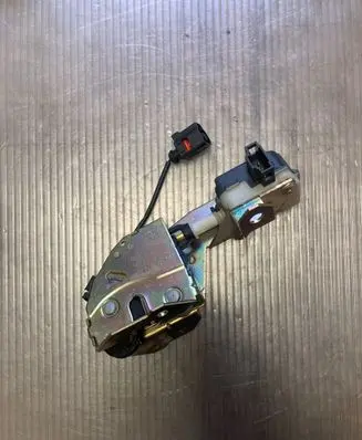 Porsche Cayenne (9PA) Tailgate window lock/catch/latch 7L0827506D