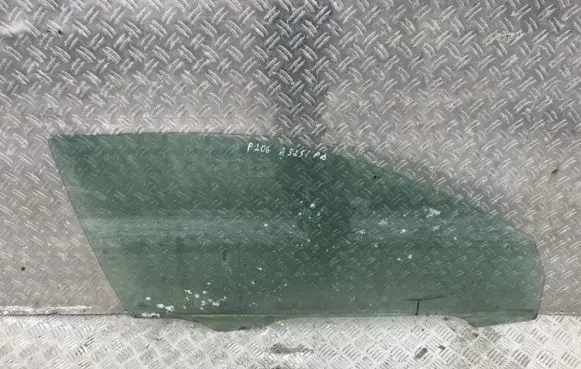 Peugeot 206 Front door window glass four-door