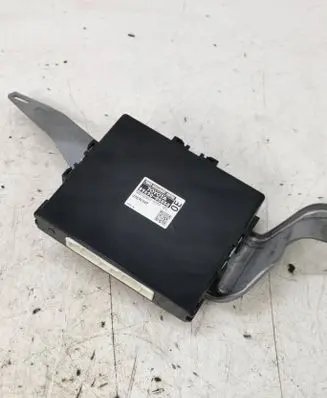 Toyota Avensis T270 Power management control unit 8969005050 896005050 MB1028500043