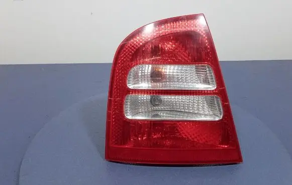 Skoda Octavia Mk2 (1Z) Rear/tail lights 1U6945095