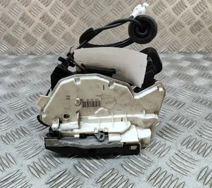 Seat Leon (5F) Coupe door lock (next to the handle) 5K2837015D