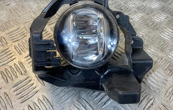 Lexus CT 200H Front fog light 5212676030