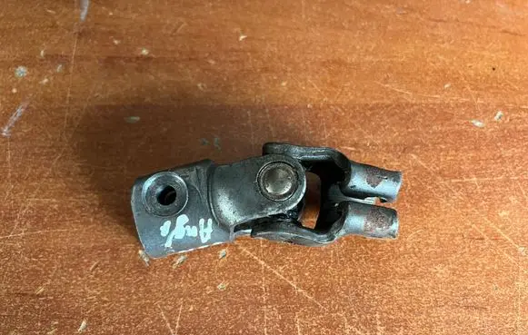 Steering column universal joint