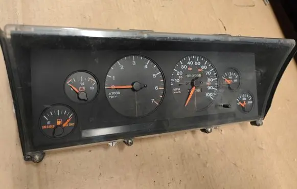 Speedometer (instrument cluster)