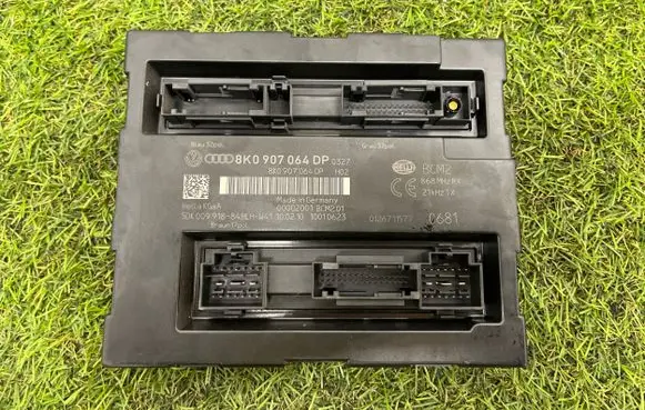 Audi A4 S4 B8 8K Comfort/convenience module 8K0907064DP