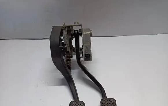BMW 3 E90 E91 Pedal assembly 678711 22602081241
