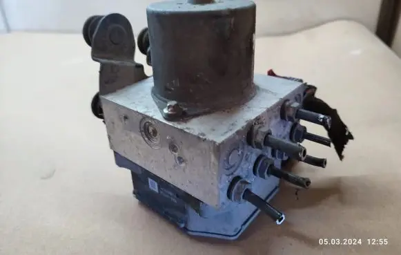 Volkswagen PASSAT CC ABS Pump 3AA614109N