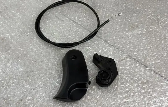 BMW 3 E46 Engine bonnet (hood) release handle 8223163 11970213 8208442
