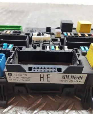 Opel Zafira B Fuse module