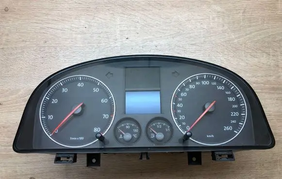 Volkswagen Touran I Speedometer (instrument cluster) 1T0920862