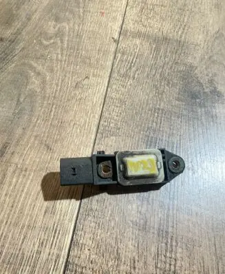 Mercedes-Benz E W211 Airbag deployment crash/impact sensor 0028201326 103645015