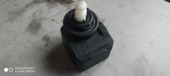 Mercedes-Benz Sprinter W906 Headlight level adjustment motor 008830HLO
