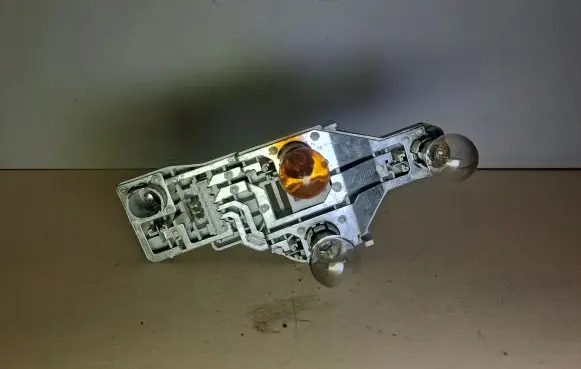 Skoda Octavia Mk2 (1Z) Tail light bulb cover holder 1Z9945257 27592101