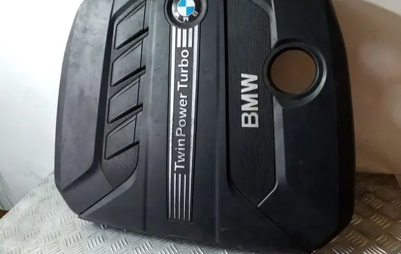 BMW 5 F10 F11 Engine cover (trim) 8510475