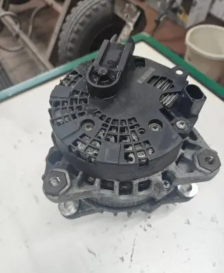 Land Rover Evoque I Generator/alternator EJ3210300AC 0125812014 14V100215A