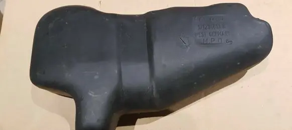 Volkswagen Golf I Vacuum air tank 171201891B